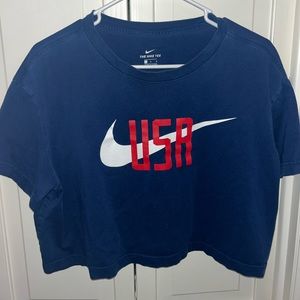 nike cropped tshirt